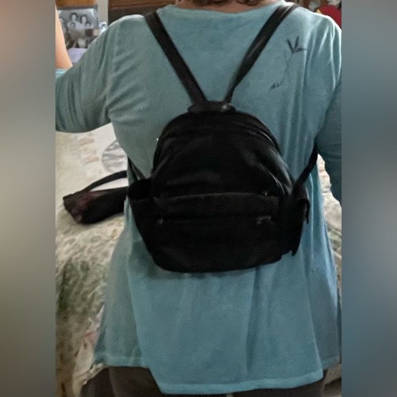 Small black leather backpack - Picture 11 of 12